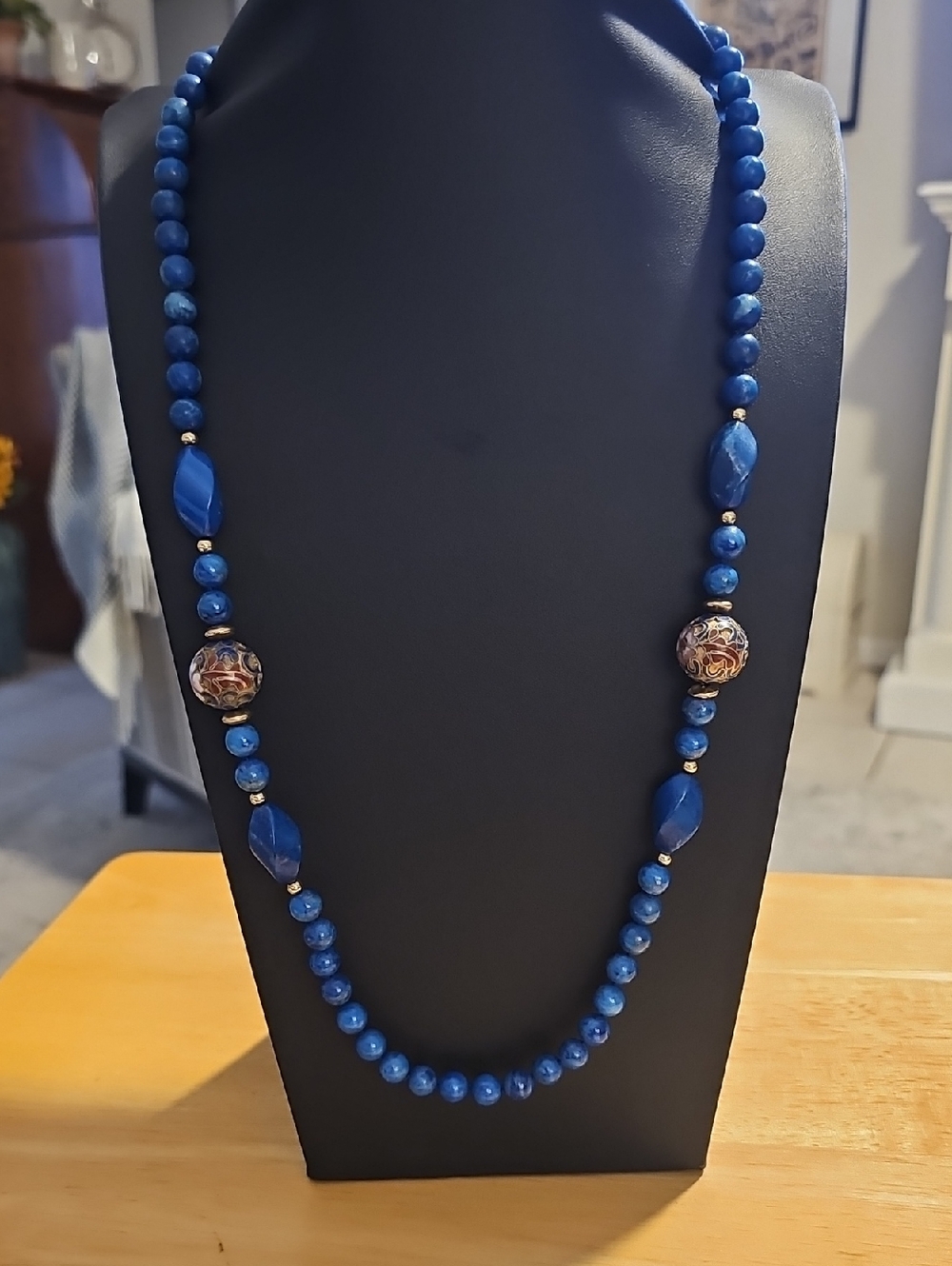 Vintage Blue Lapis Lazuli Beaded Women's Necklace with Closionne Beautiful